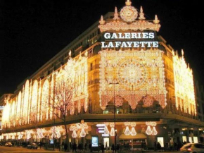 Bed setting room in Galeries Lafayette street
